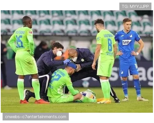 法甲联盟研讨新规,或针对防守方在定位球中过度拉扯进行更严判罚 法甲联盟研讨新规,或针对防守方在定位球中过度拉扯进行更严判罚